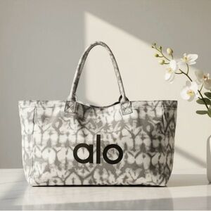 ALO Yoga Black and Gray Women's Tote Bag